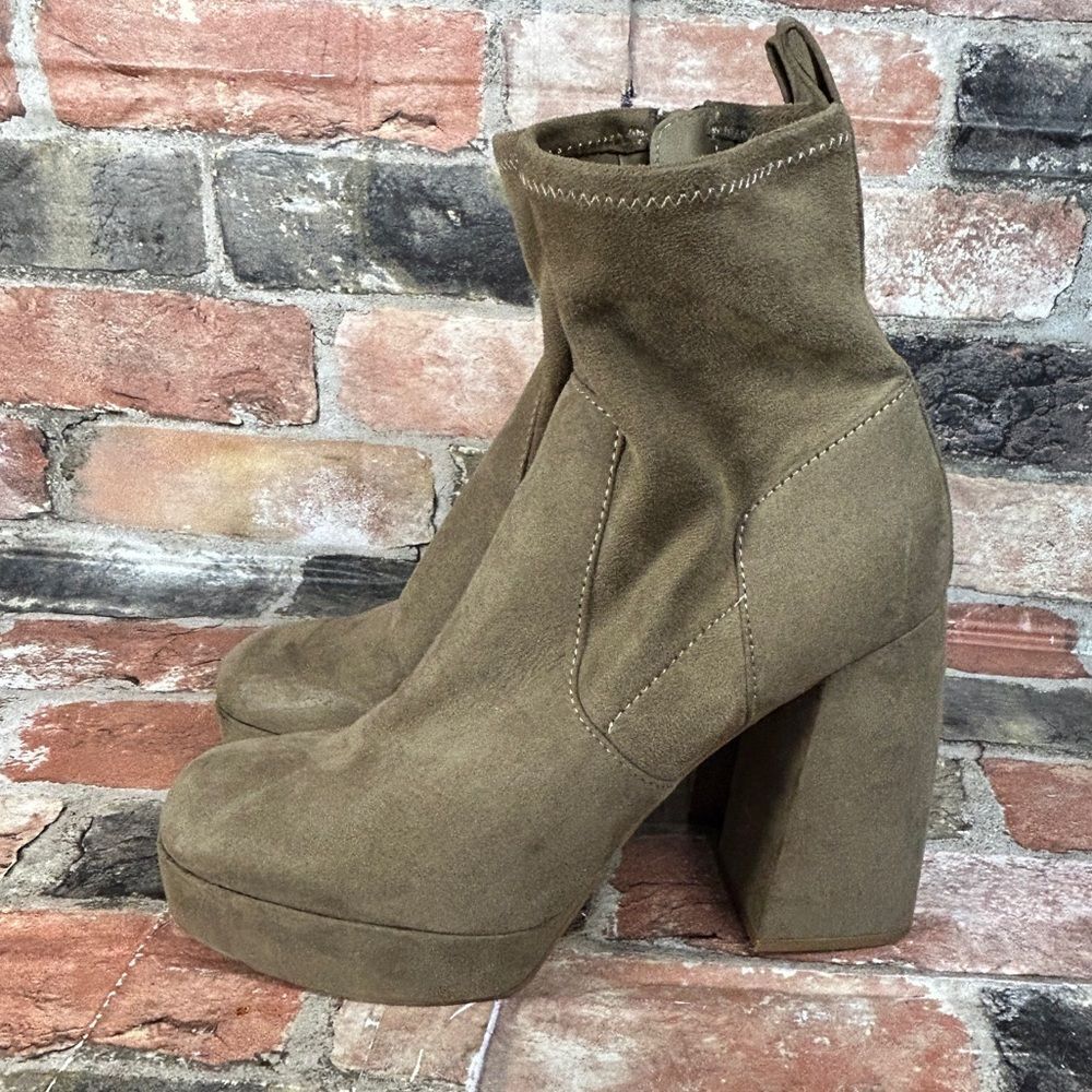 5 for $25🔥Melrose & Market Tan‎ Suede Chunky Heeled Boots Size 11